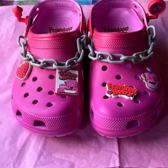 ๐ CROCS FRANKEN BERRY CLASSIC CLOG ๐ - Picture 4 of 16